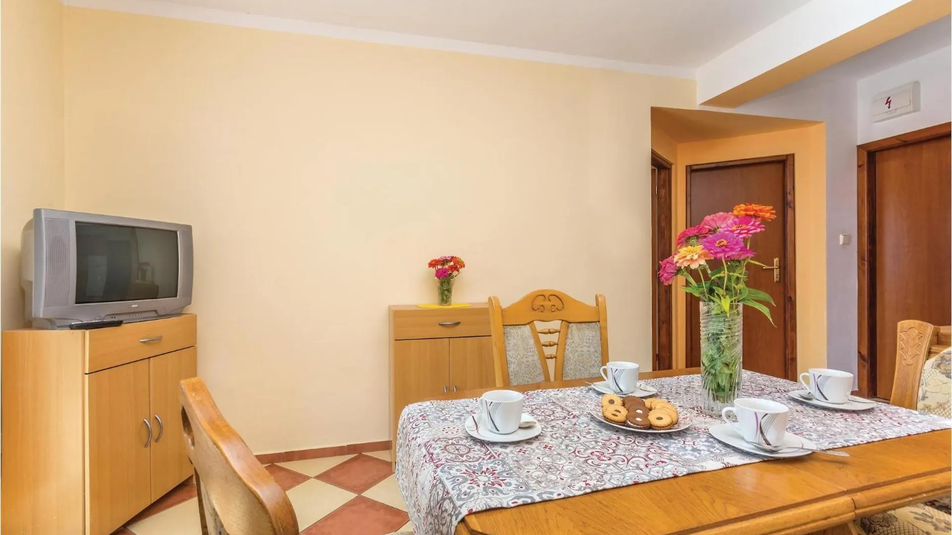 Stunning Apartment In Labin لابين