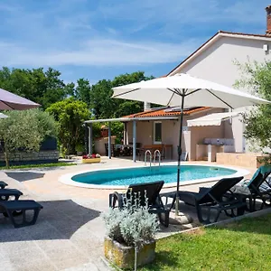  Apartment Bratti